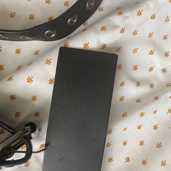 Skin graft garter belt - Picture 5 of 5